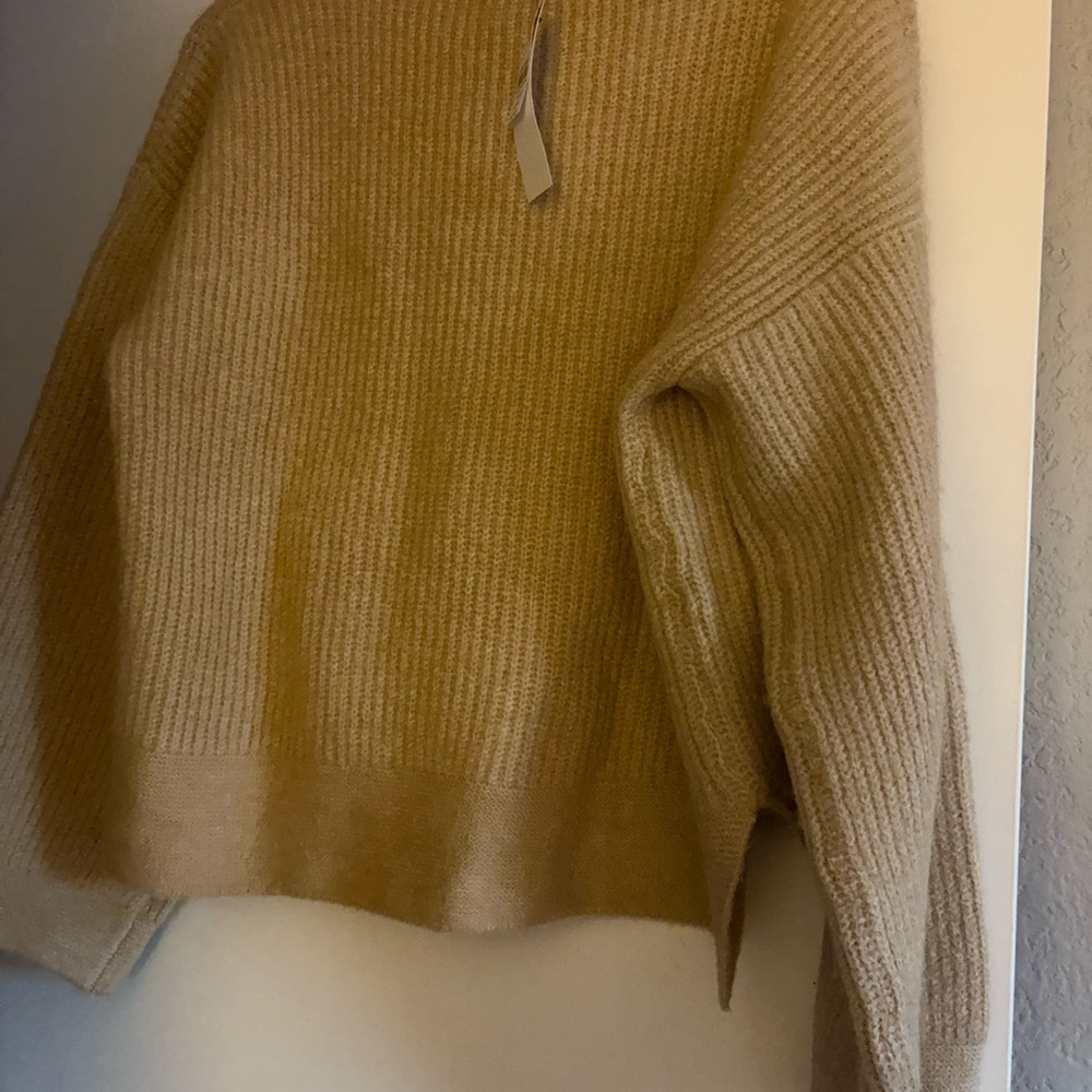 Cozy Ribbed Crewneck Sweater - Cream